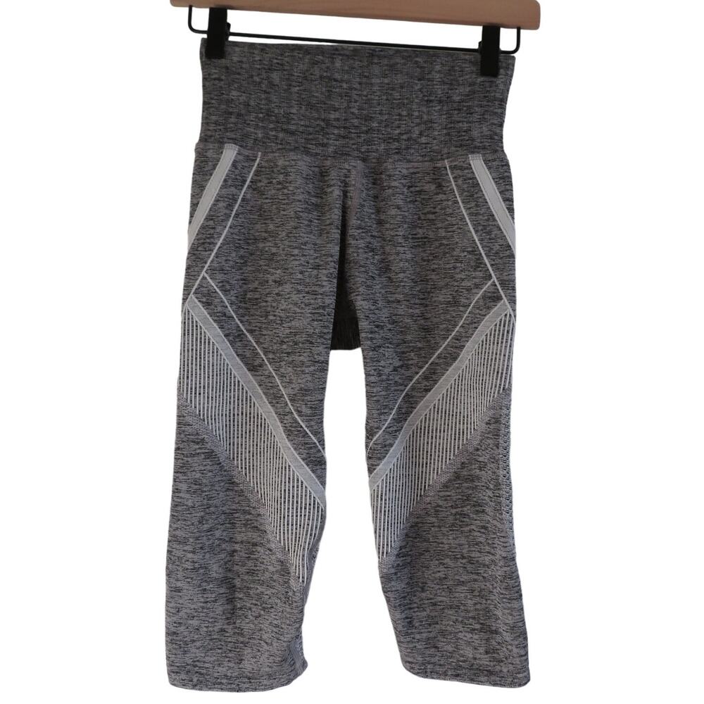 Athleta Womens Sz S Ligh Gray Capri Stretchy High Waist Leggings Athleticwear